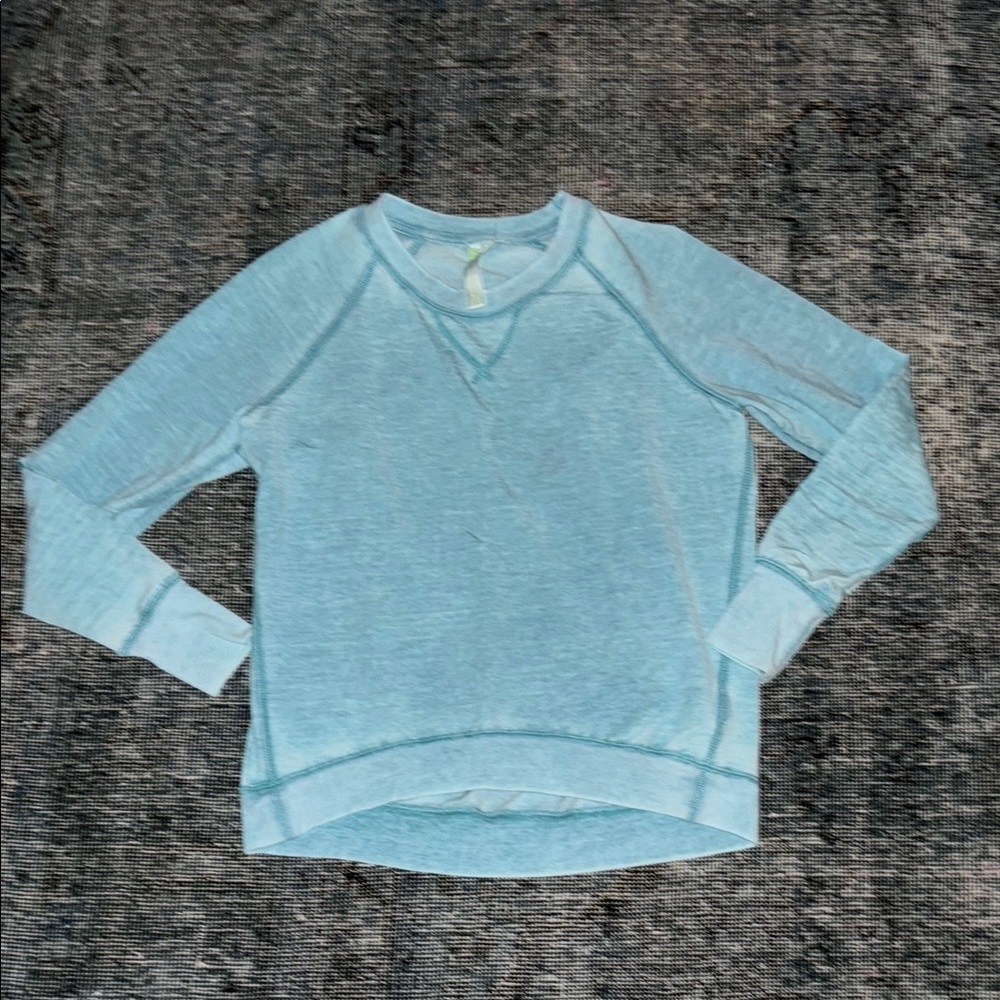 Green Tea Aqua Light Blue Crewneck Long Sleeve Sweater Top ✨Like New✨